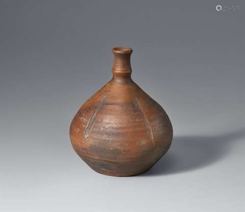 A vase-shaped Bizen abura-tsubo. Edo period