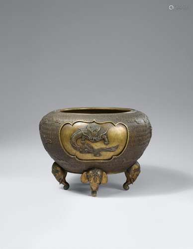 A large copper alloy basin. Meiji period