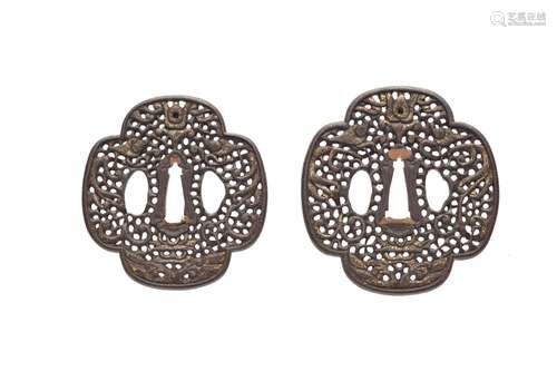 A pair of nanban iron tsuba for a daishô. 18th century