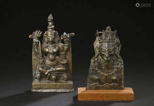 Statuette de shiva et masque de procession (mohra) de shiva ...