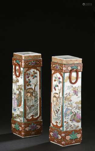 Paire de vases carrés en porcelaine kutani<br />
Japon, débu...