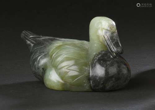 Canard en jade<br />
Chine, XXe siècle<br />
Sculpté au natu...