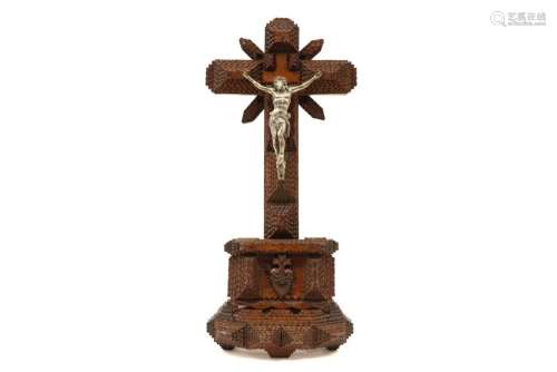 "Tramp Art" crucifix in wood with metal corpus