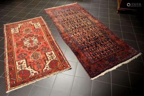 two Persian rugs : a Hamadan and an old Bidjar