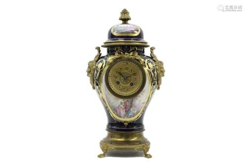 19th Cent. neoclassical clock in Sèvres porcelain …