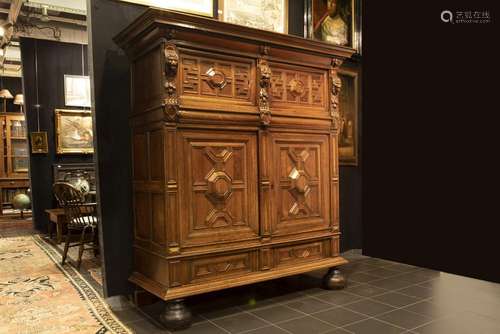 17th/18th Cent. Renaissance style cupbaoard in oak…