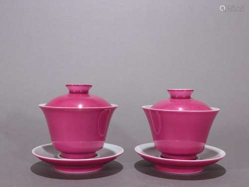 Pair of tea bowls with carmine noodles