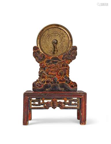 MIROIR RITUEL EN LAITON SUR SOCLE EN BOIS POLYCHROME TIBET, ...