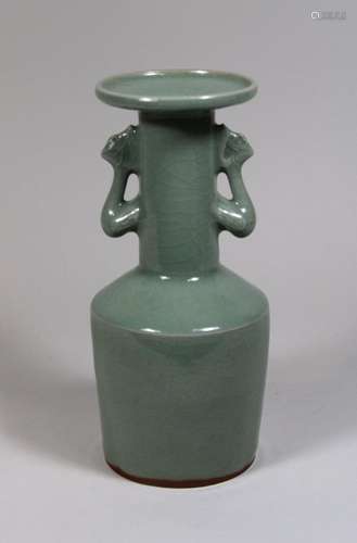 Mallet Vase, China, Porzellan, wohl 19/20 Jh., Longquan Sela...