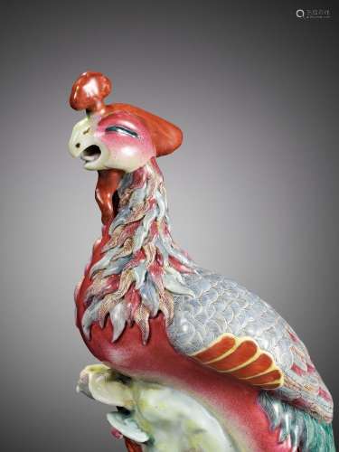 A FAMILLE ROSE FIGURE OF A PHOENIX, 19TH CENTURY