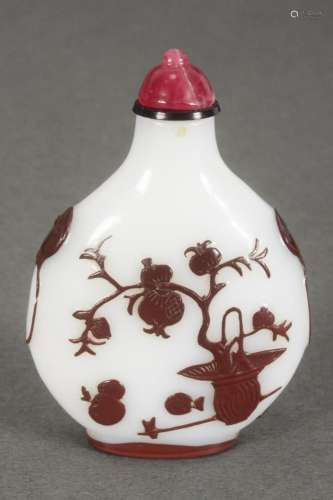 Fine Chinese Qing Dynasty Overlay Snuff Bottle and