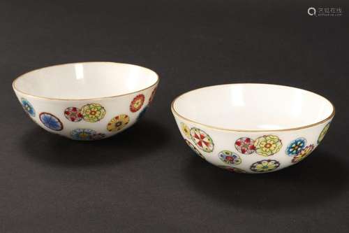 Fine Pair of Chinese Porcelain Bowls,