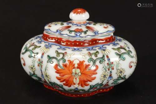 Chinese Lobed Quarter Foil Jar and Cover,