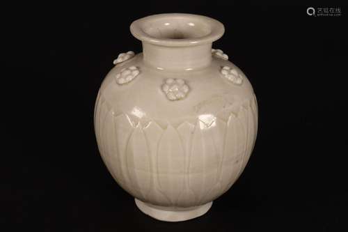 Chinese Dingware Squat Baluster Vase,