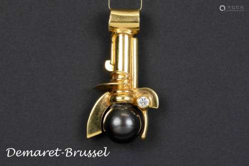 Belgian typical "Demaret" pendant in yellow gold (...