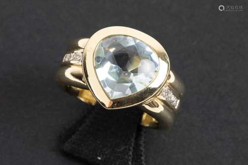 heartshaped aquamarien blue topaz of ca 5 carat set in a rin...