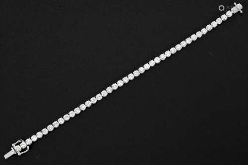 beautiful bracelet in white gold (18 carat) with more then 8...