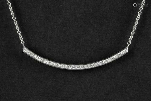 necklace in white gold (18 carat) with ca 0,25 carat of very...