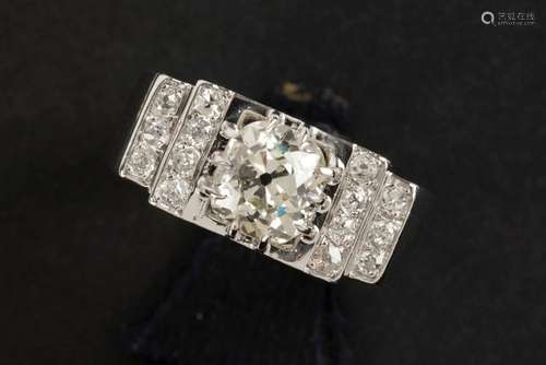 Art Deco ring in platinum with a 2,16 carat quality old bril...