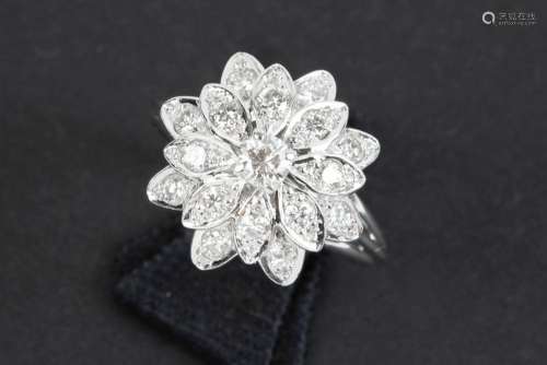 ring in white gold (18 carat) with at least 0,65 carat of hi...