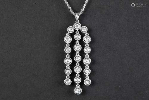 pendant in white gold (18 carat) with at least 1,35 carat of...