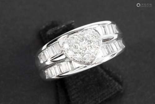 (engagement) ring in white gold (18 carat) with a central he...