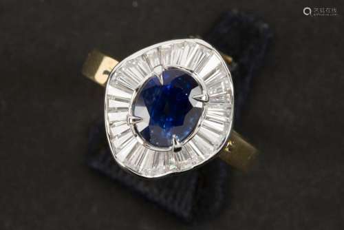 ring in white gold (18 carat) with a 2,76 carat Ceylon sapph...