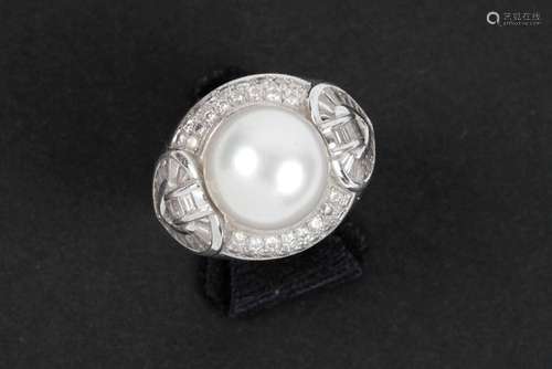 vintage ring in white gold (18 carat) with a Southsea pearl ...