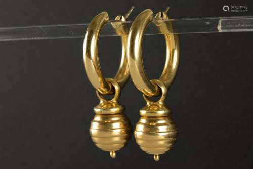 pair of earrings in yellow gold (18 carat)
