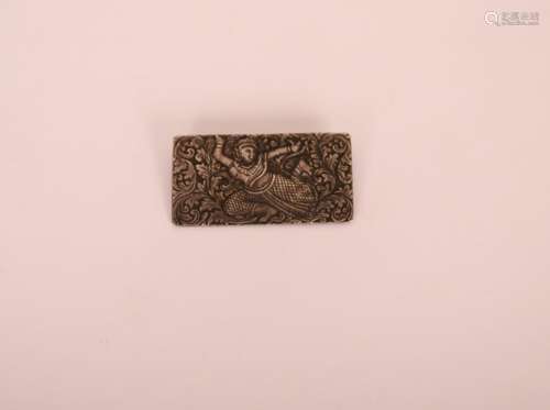 BROCHE RECTANGULAIRE THAILANDAISE<br />
5,5 x 3 cm