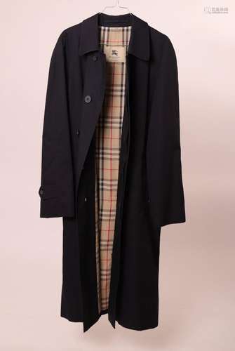 TRENCH BURBERRY TAILLE 48 HOMME<br />
En l'état