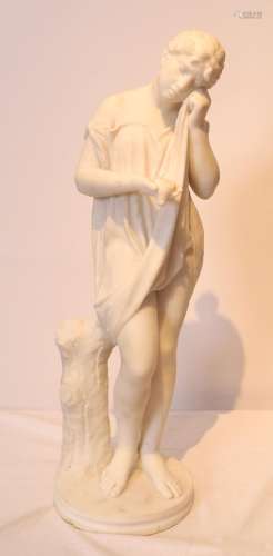 MARBRE "JEUNE FILLE À L'OISEAU"<br />
Statue en ma...