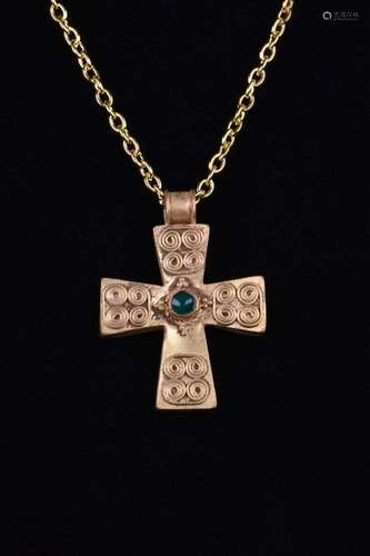 BYZANTINE GOLD CROSS WITH EMERALD