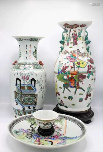 CHINE, XIXe-XXe siècle<br />
Ensemble de porcelaines compren...