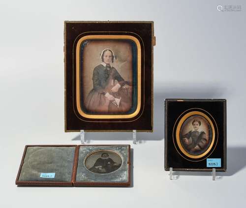 Lot: 2 Daguerreotypien u. 1 Ambrotypie