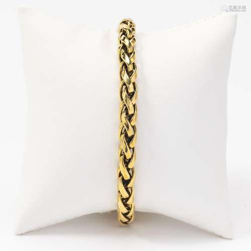 An 18 carat gold bracelet