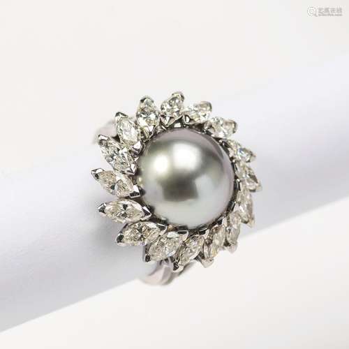 A Tahiti pearl and diamond ring