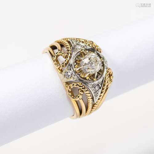 An 18 carat gold and platinum boule ring