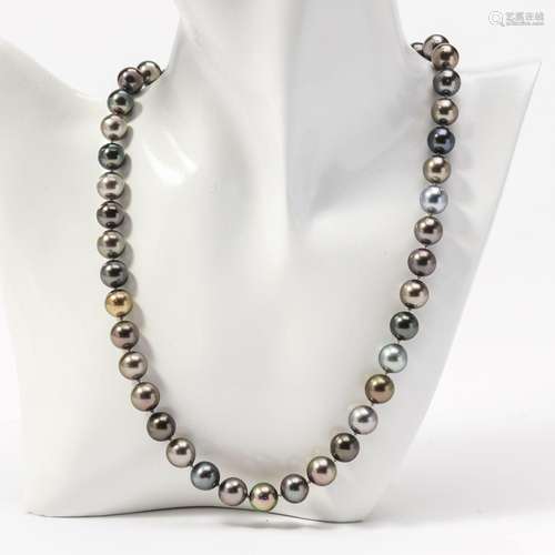 A Tahiti pearl Schoeffel necklace