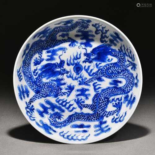 Blue and white Double Dragon Playing Pearl Plate