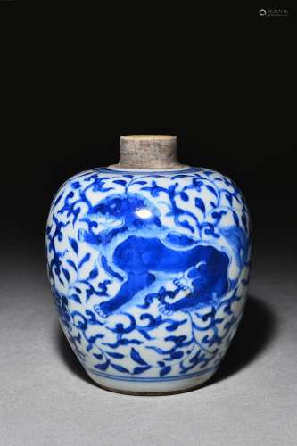 Blue and white lion string pattern tea caddy