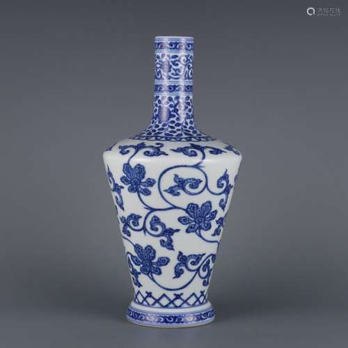 Blue and White Passiflora Pattern Appreciation Vase