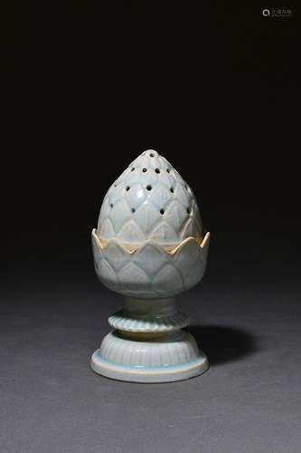 Hutian Kiln Shadow Celadon Glazed Lotus Flower Diffuser