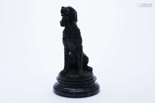 Bronzen sculptuur van hond