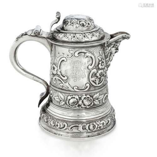 Tankard. Argento fuso, sbalzato e cesellato. Londra 1727. Ma...