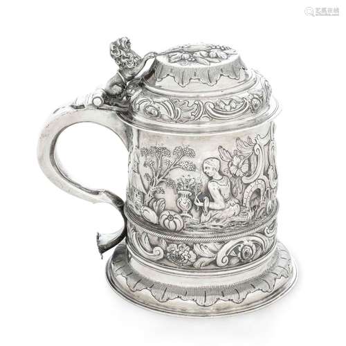 Tankard. Argento fuso, sbalzato e cesellato. Londra terzo qu...