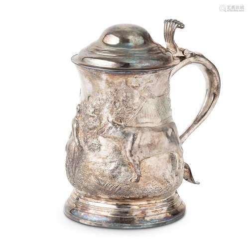 Tankard. Argento fuso e sbalzato. Londra 1756, argentiere W....