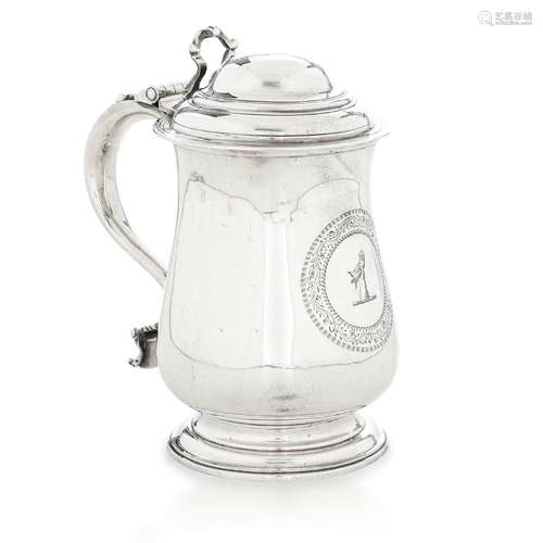 Tankard. Argento fuso, sbalzato e cesellato. Londra 1772. Ar...