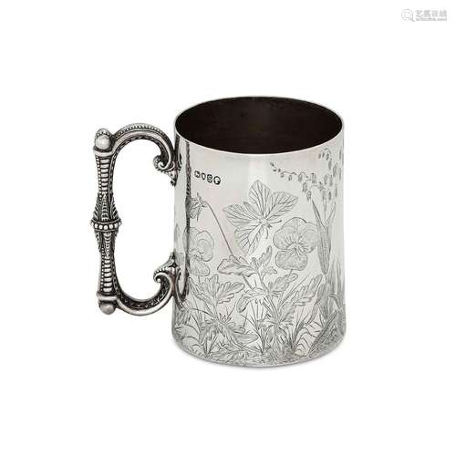 Mug. Argento fuso, sagomato e cesellato. Londra 1873. Argent...