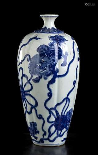 A 'BLUE AND WHITE' PORCELAIN MEIPING VASE